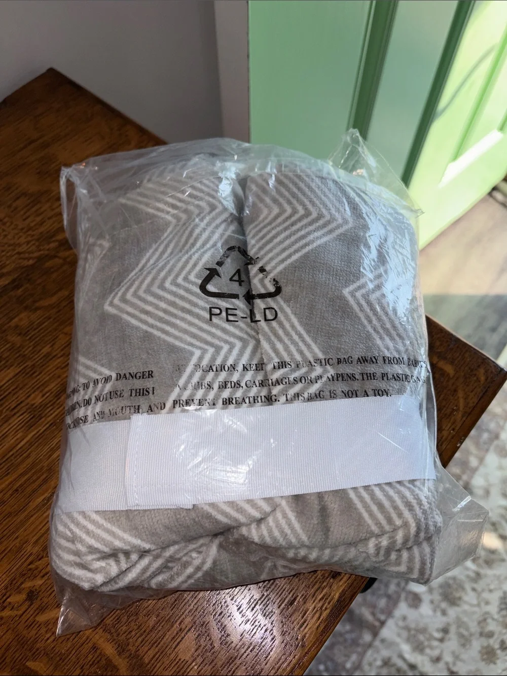 NWT Gray & White Bath Wrap